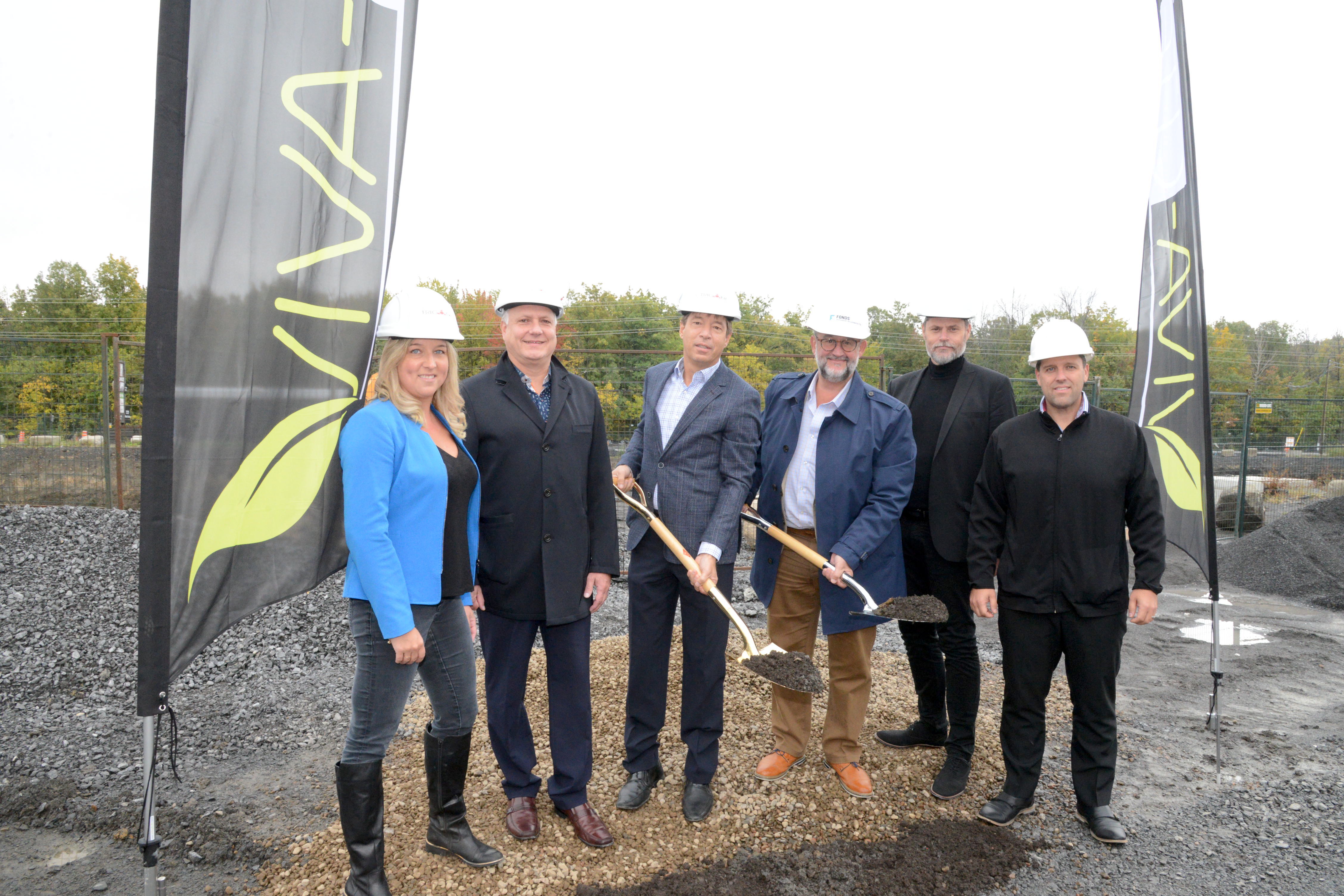 Première pelletée de terre du projet résidentiel Viva-Cité Espace Nature