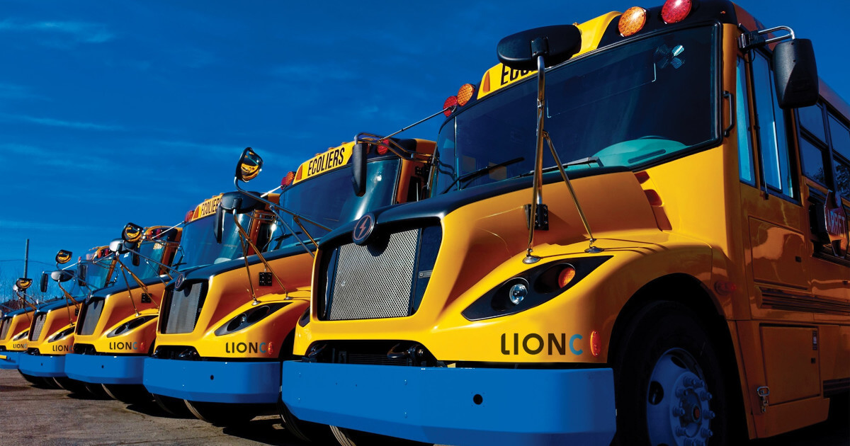 Transdev achète 27 nouveaux autobus scolaires électriques