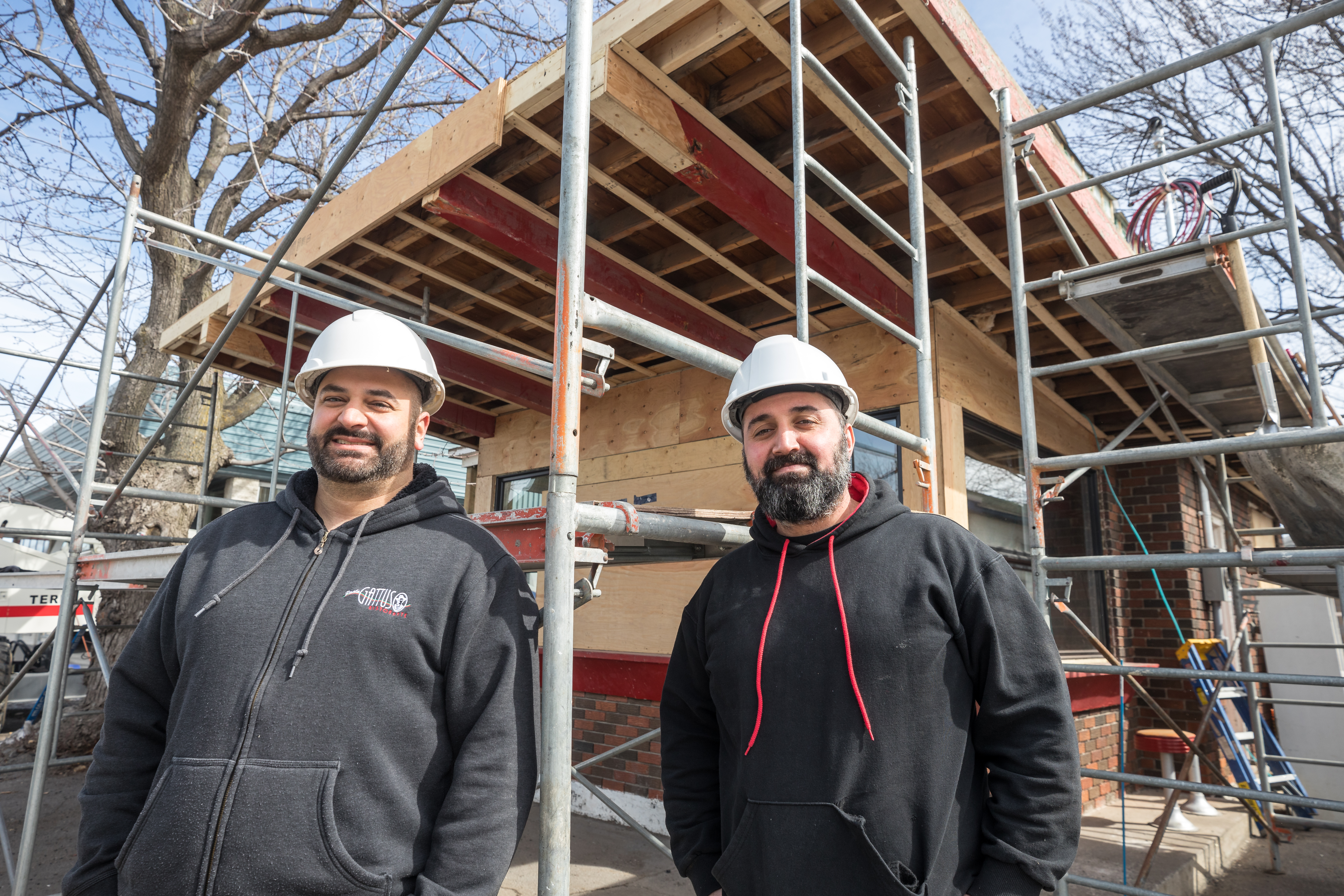 VIDÉOS – Deux restaurateurs de La Prairie font revivre Chez Monique