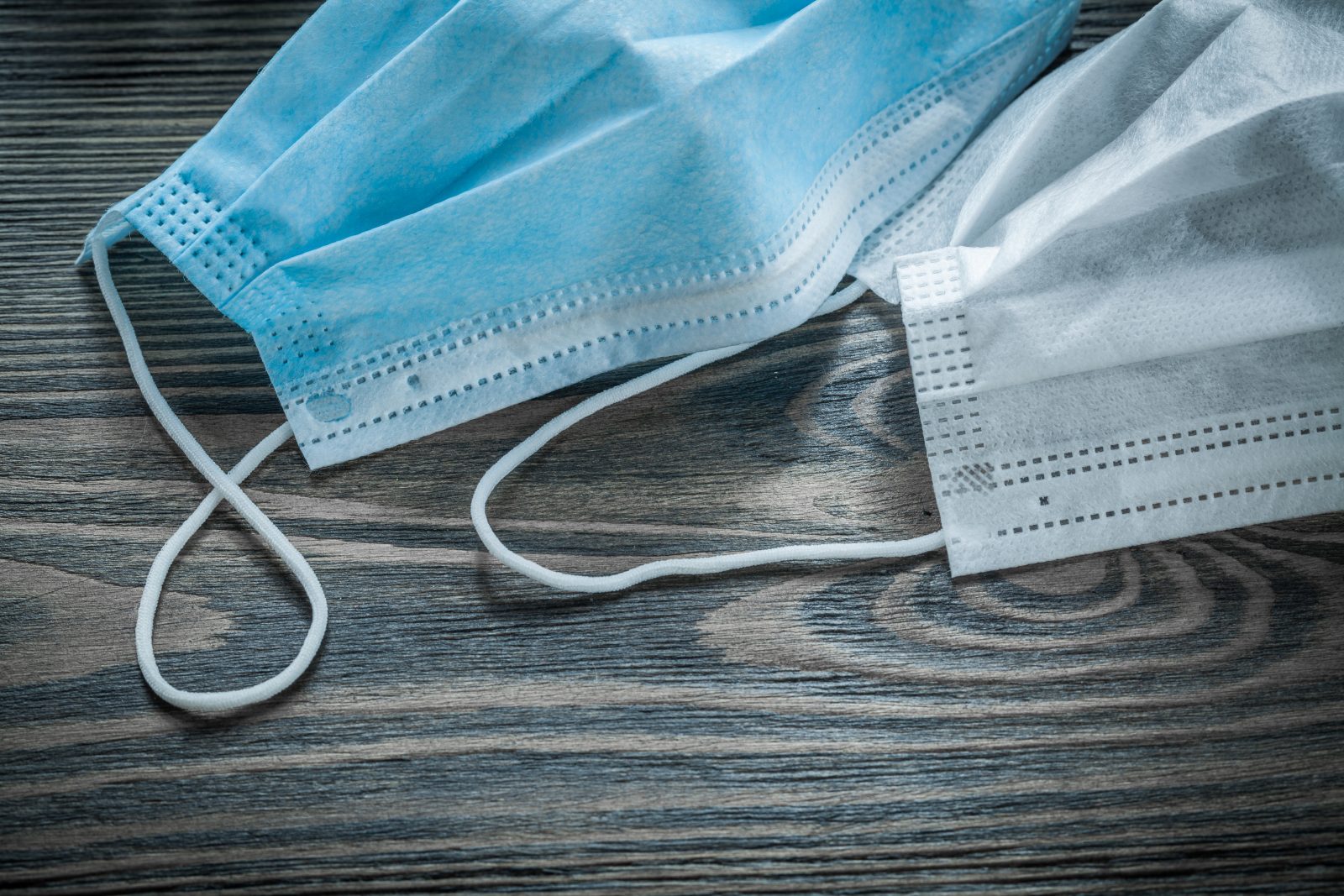 La CNESST exige le port du masque médical en continu en milieux de travail