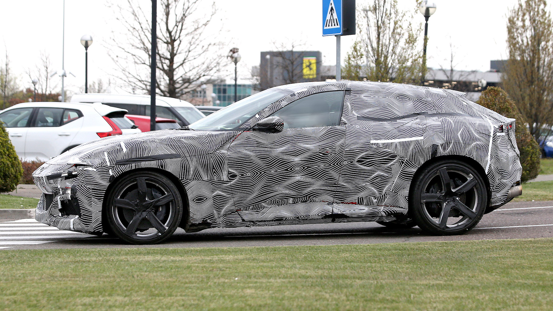 Image illustrant l'article: Le VUS de Ferrari aura un V12