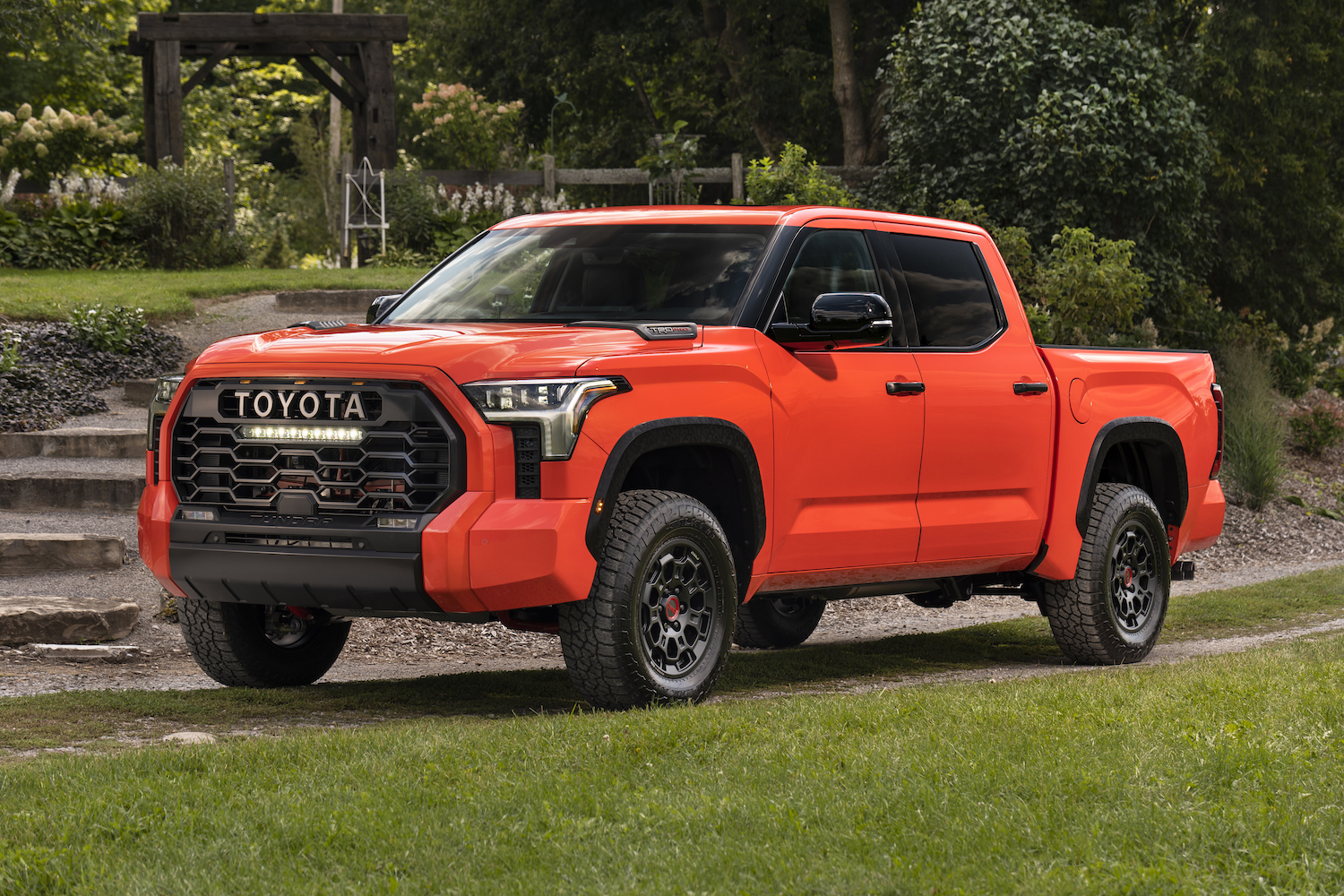 Toyota rappelle plus de 46 000 Tundra pour un essieu arrière qui peut tomber dans la rue