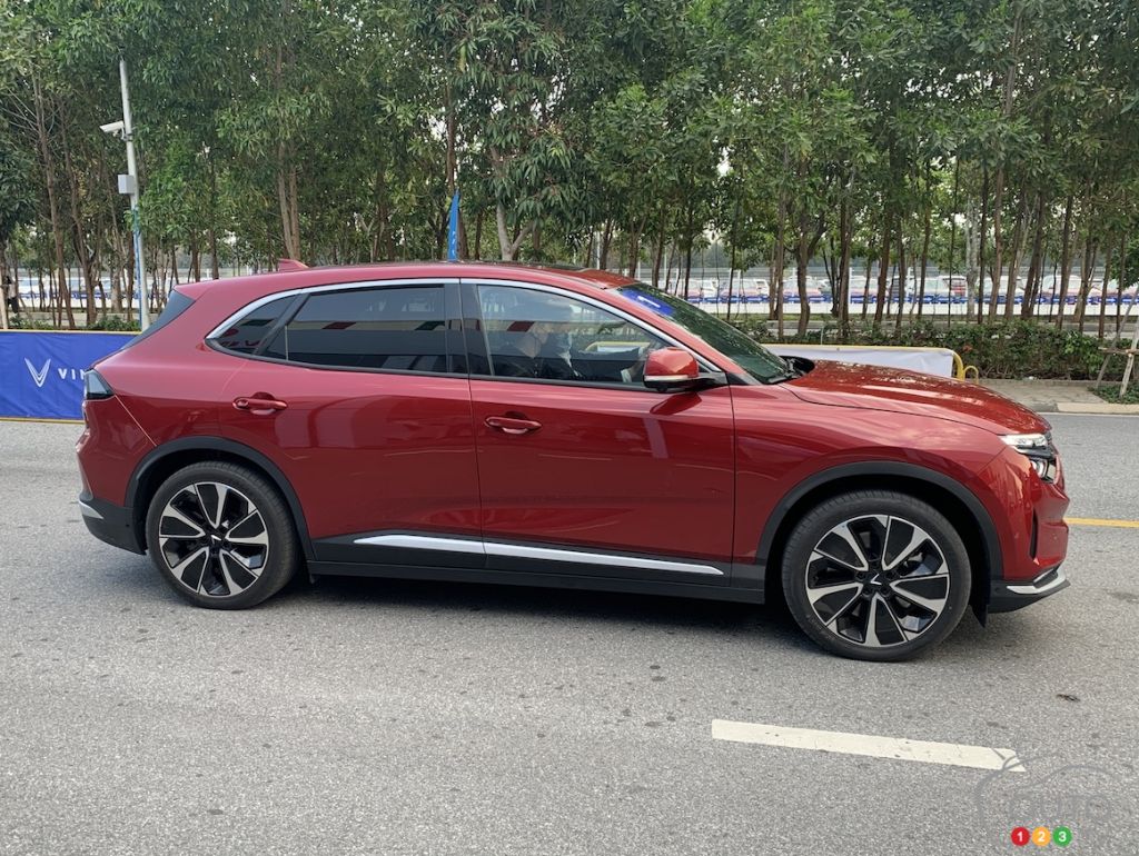 Image illustrant l'article: VinFast livre ses premiers modèles VF8