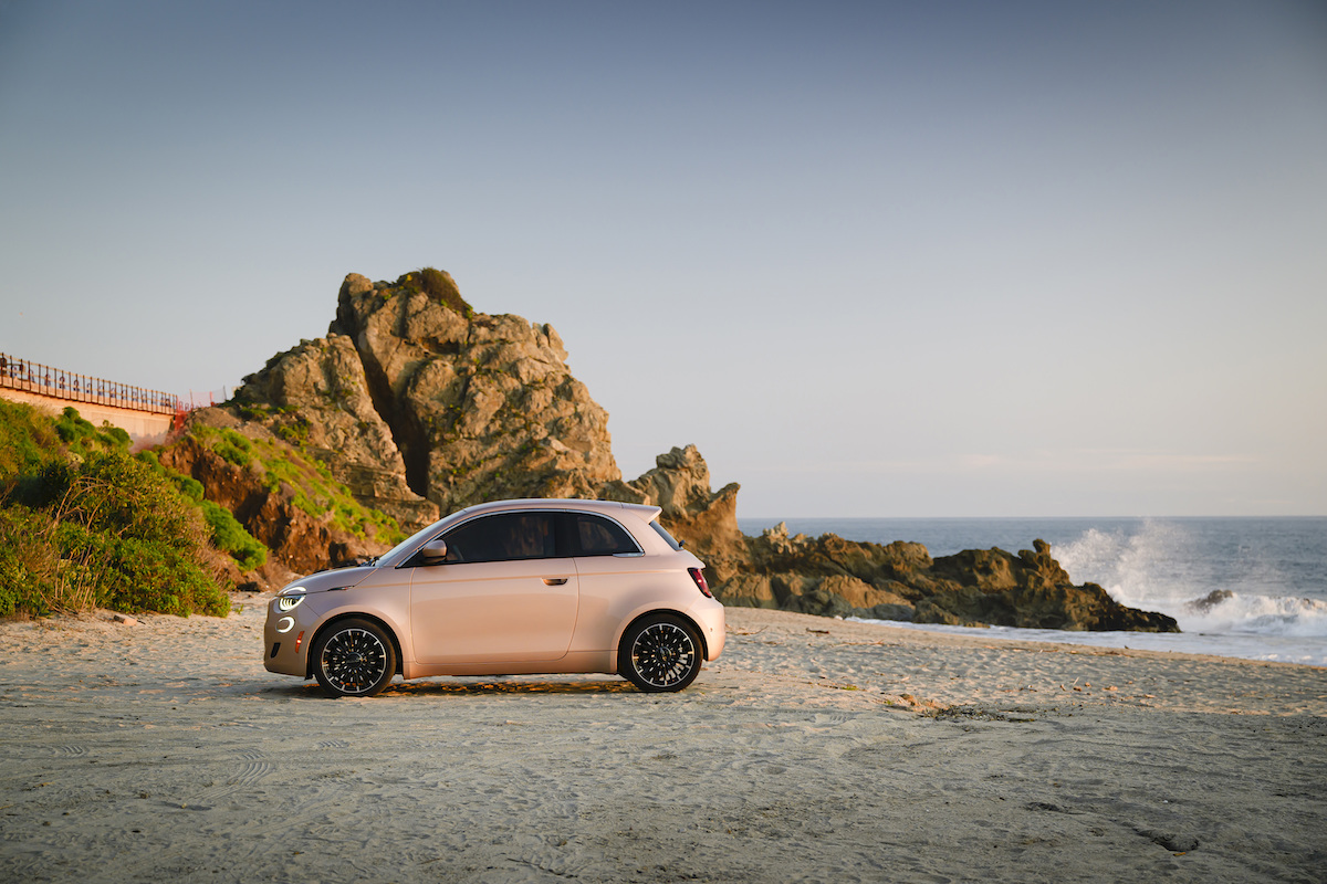 Image illustrant l'article: FIAT Annonce le Nouveau Modèle Électrique 500e La Prima