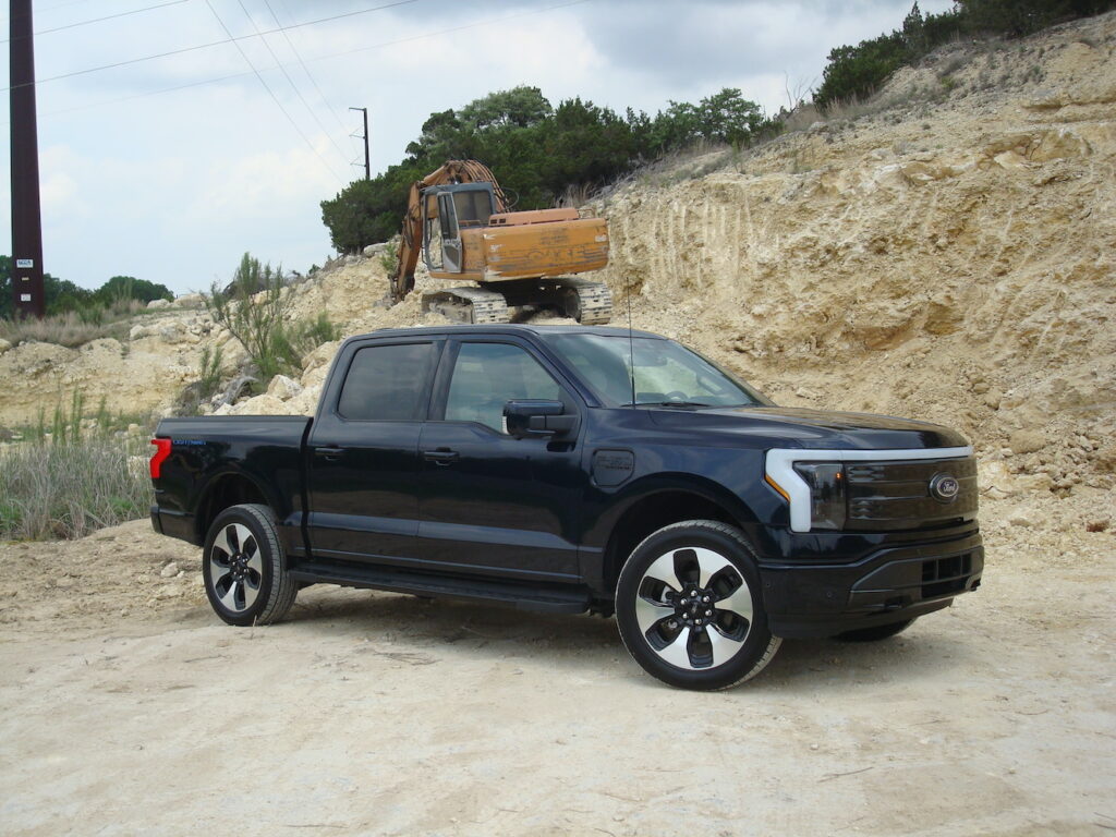 Image illustrant l'article: Ford élimine son projet de VUS électrique à trois rangées