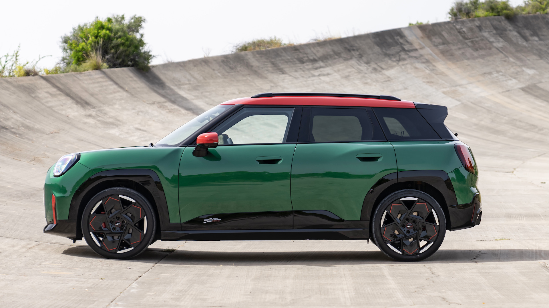 Deux versions électrisantes pour les MINI John Cooper Works