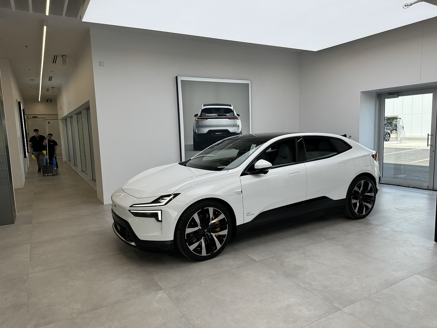 Le Polestar 4 2026 débarque au Canada à partir de 64 900 $