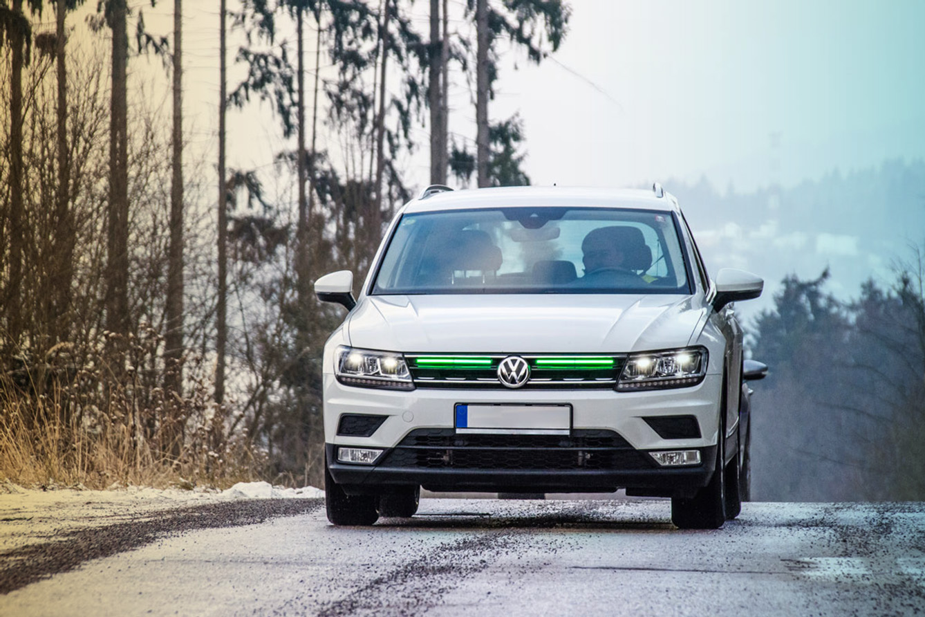 Des feux de freinage… à l’avant de votre voiture?