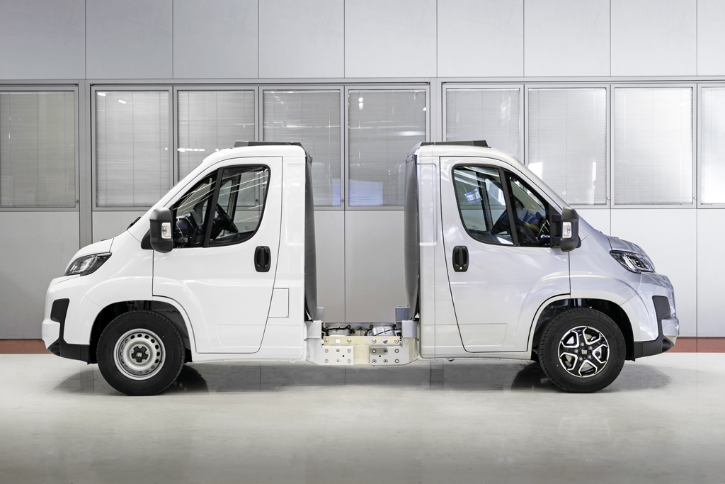 L’étrange Fiat Ducato Back2Back : il s’en va ou il s’en vient ?