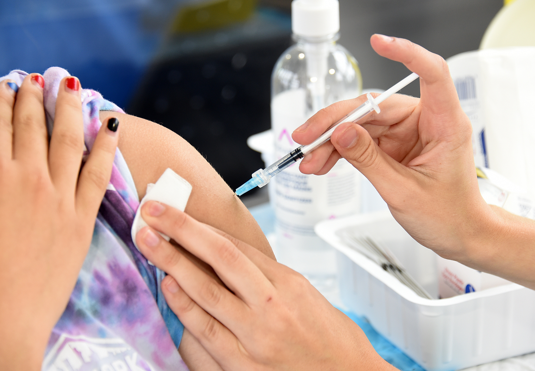 Une canne spécialement conçue pour aider les chiens aveugles à marcher