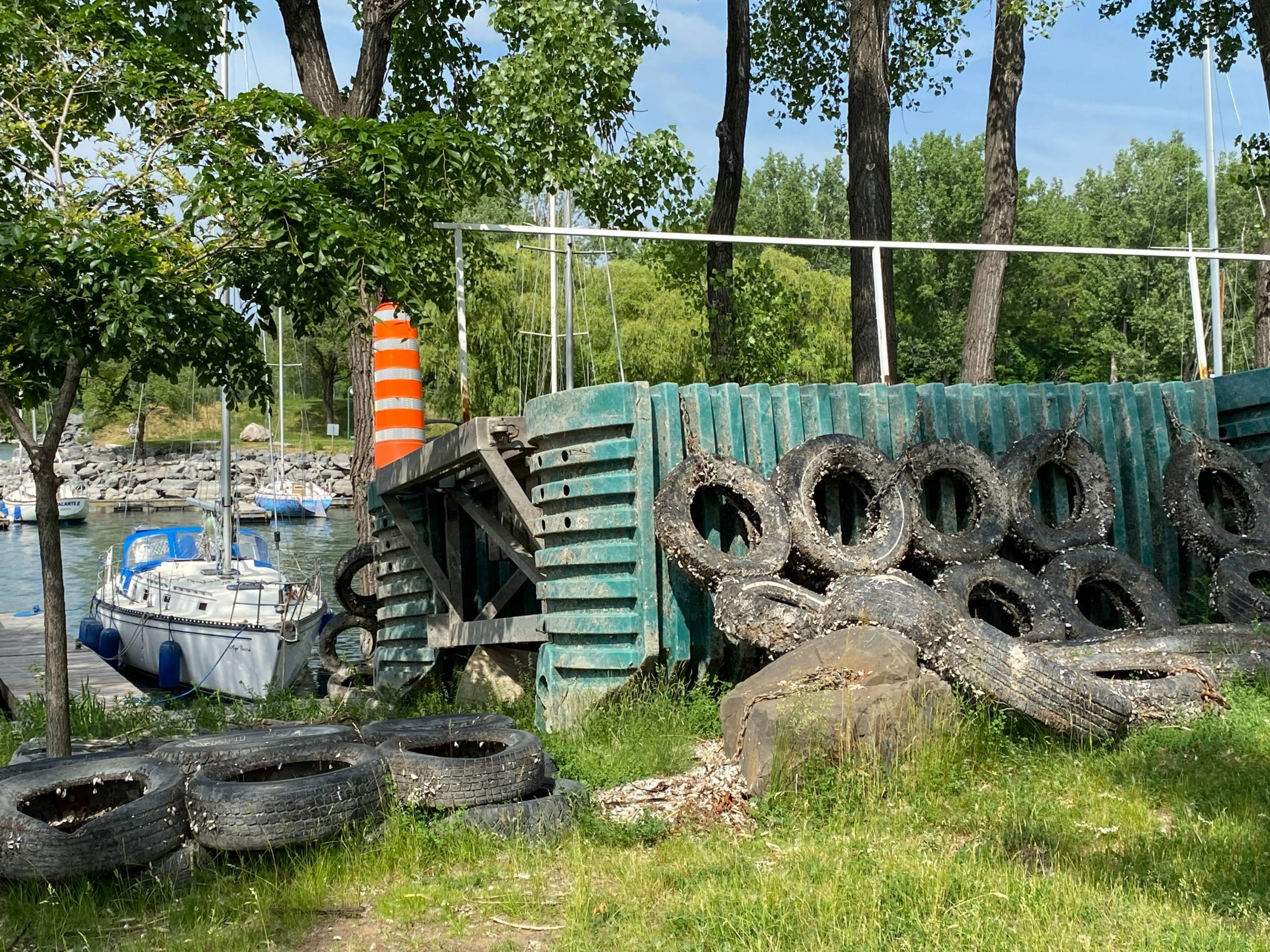 Économisez sur les vêtements de designer et grandes marques de luxe