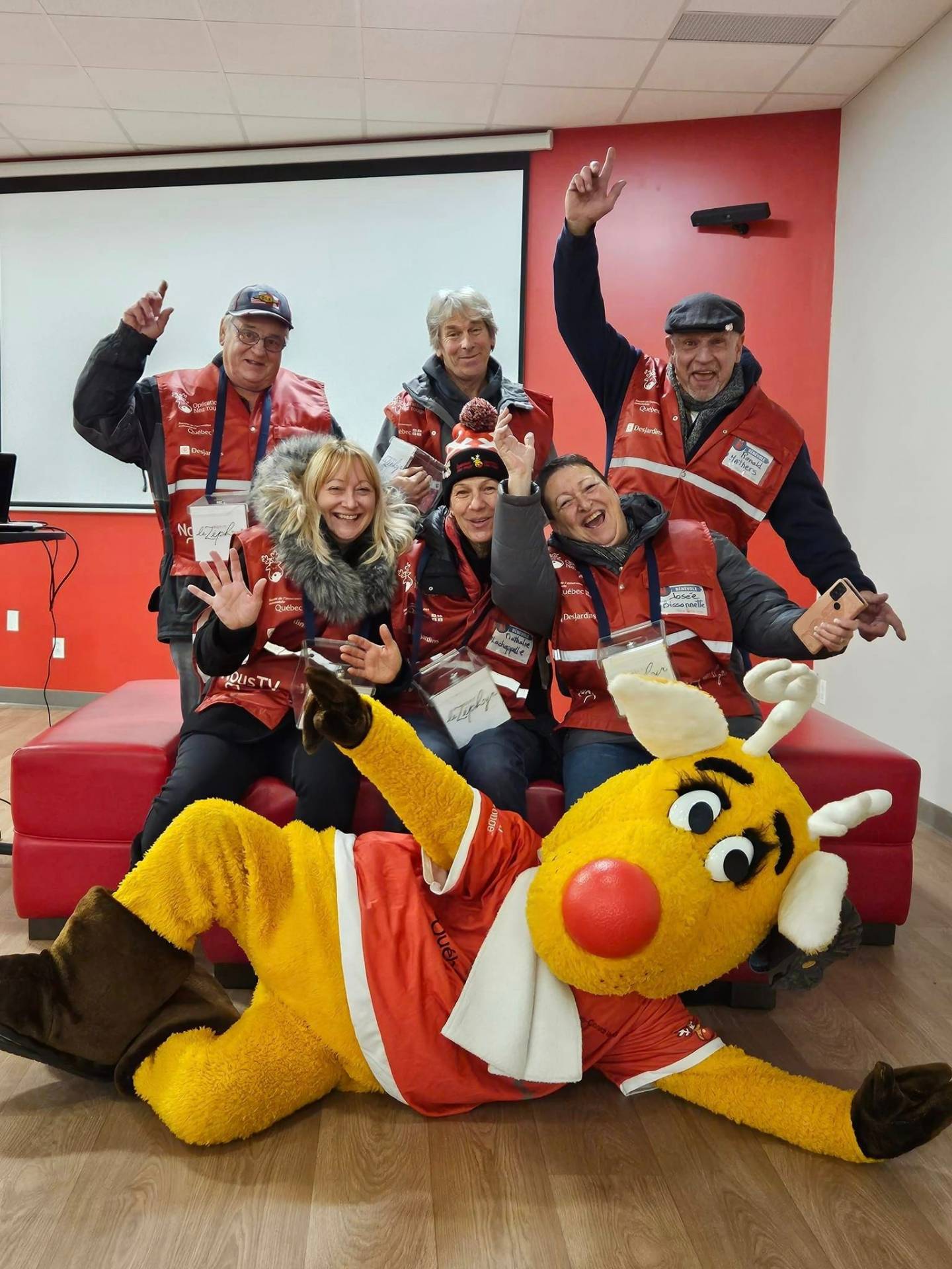 Ce chien se croit-il être dans Mission Impossible!?