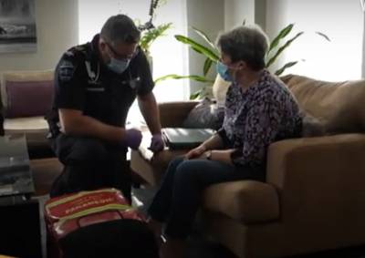 Un piano affamé mangeur de partition de musique