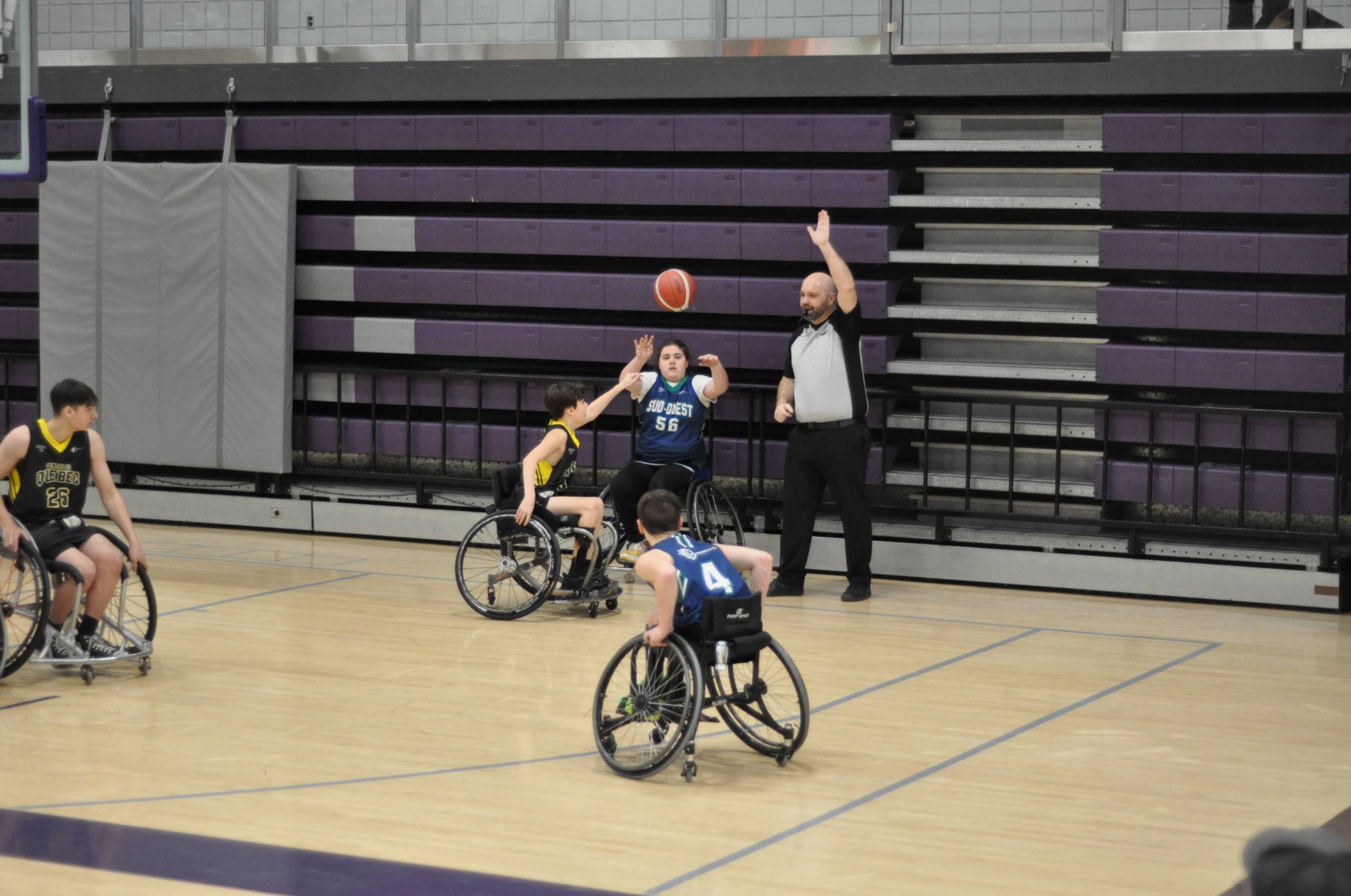 Ce bébé est un prodige de la batterie