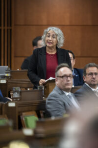 Urgence d’agir face à la crise des médias