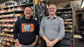 RD Électrique sauvé de la fermeture par deux jeunes à la tête du commerce