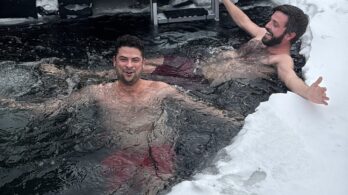 NordiQ Sauna permet une immersion dans l’eau glacée de la baie