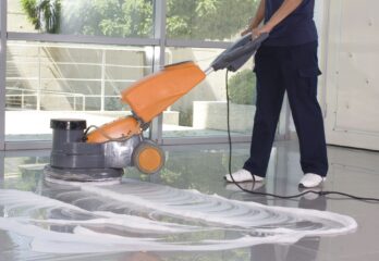 Les erreurs qui font grimper les coûts en entretien ménager commercial